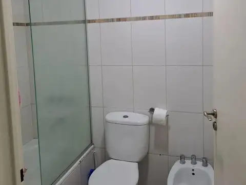 VENTA MONO AMB EN ABASTO MODERNO LUMINSO CON PILETA DIVINO 