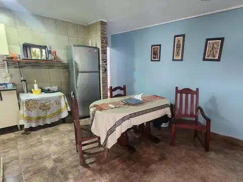Casa 8 ambientes con 5 baños