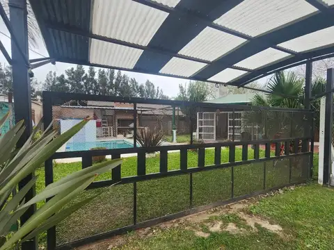 CASA DE 3 DORMITORIOS Y 2 BOUNGALOWS EN VENTA EN CAIMA