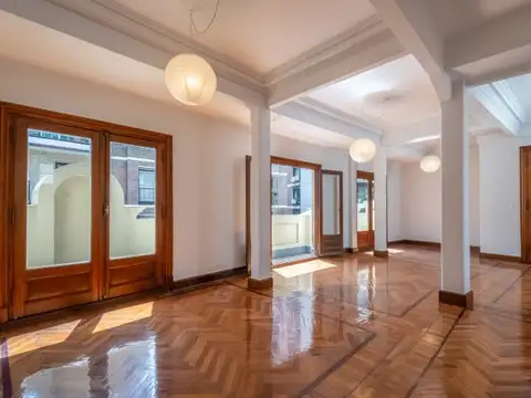 Oficina Renovada a Nuevo - Retiro - Edificio Histórico - Arroyo - Balcón - Luminoso - Piso 7 -...