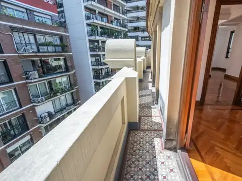 Oficina Renovada a Nuevo - Retiro - Edificio Histórico - Arroyo - Balcón - Luminoso - Piso 7 -...