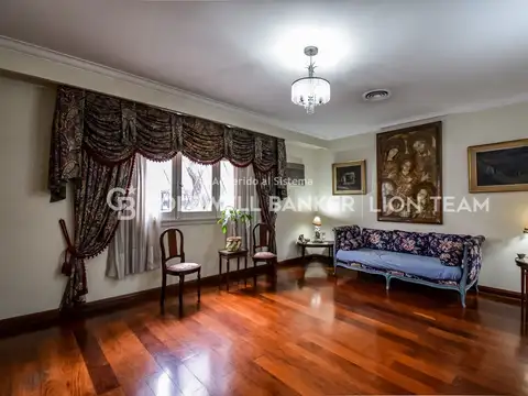 Casa 6 ambientes con 4 baños