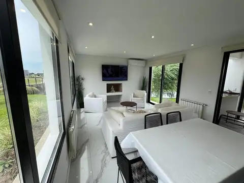 Casa 6 ambientes con 3 baños