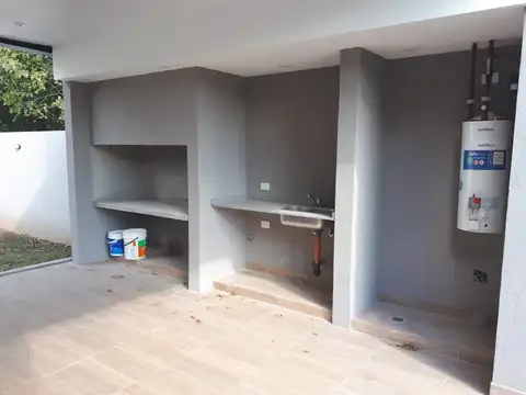 Casa 3 ambientes con 1 baño