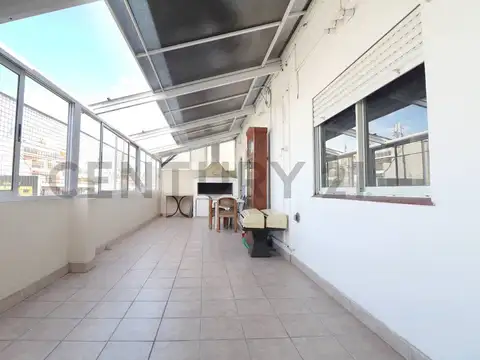 VENTA 6 AMB CON TERRAZA Y PARRILLA EN CABALLITO