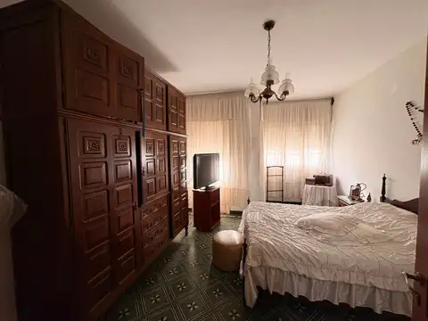 Casa 10 ambientes con 3 baños