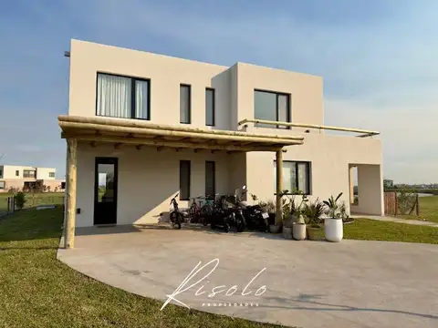 Casa en Venta en Puertos - Barrio Amarras, USD 720.000