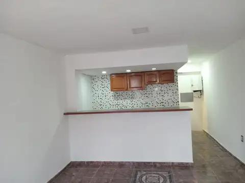 Edificio Comercial en  Burzaco de 6 departamentos de 1-2-3 ambientes muy bien ubicados