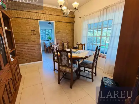 Casa 5 ambientes con 3 baños
