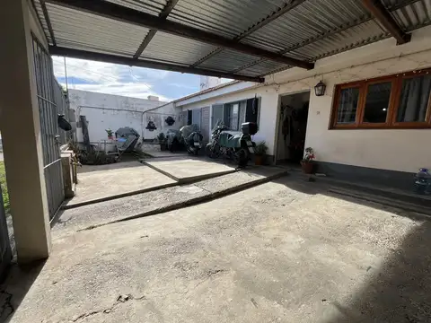 Venta de casa en el Huaico frente a Parque Bicentenario!!!