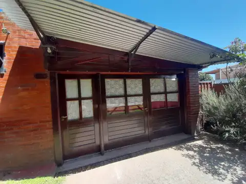 Casa 2 ambientes con 2 baños