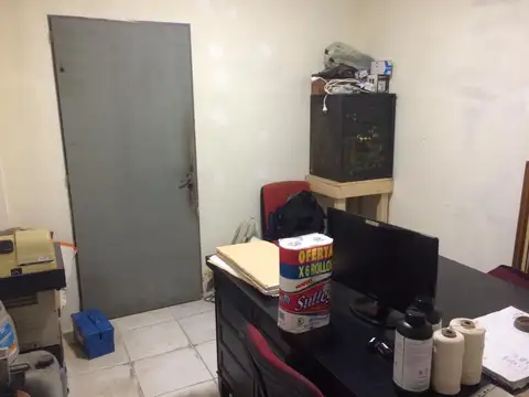 EXCELENTE GALPON EN 2 PLANTAS CON ENTREPISO CON OFICINAS Y MONTACARGA