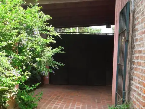 Casa 4 Ambientes En Venta - La Reja, Moreno