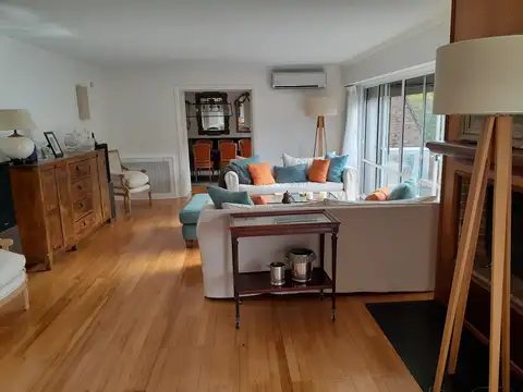 Departamento en Venta de 8 ambientes