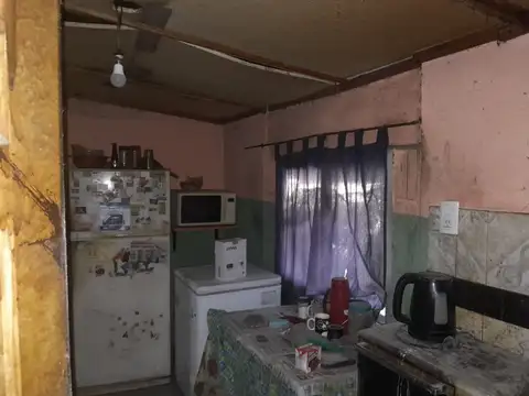 Venta Casa 4 Ambientes Y Departamento. La Tablada