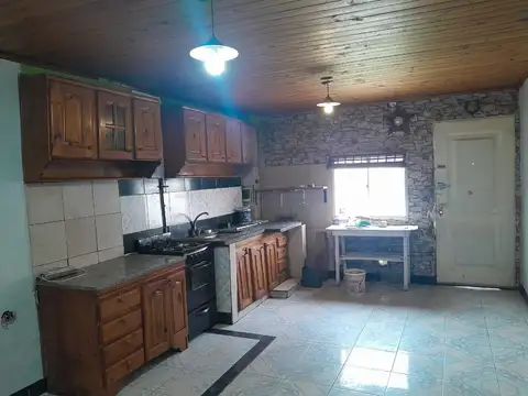 Casa 4 ambientes con 1 baño