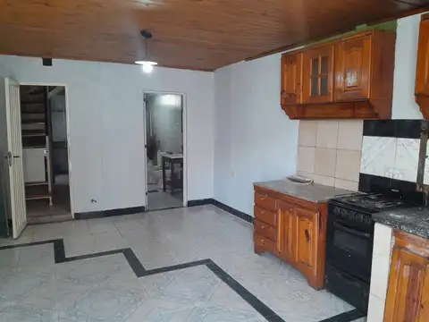 Venta Casa 4 Ambientes Y Departamento. La Tablada
