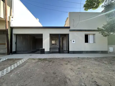 Casa en VENTA de dos dormitorios - Santa Fe - Derqui 1700