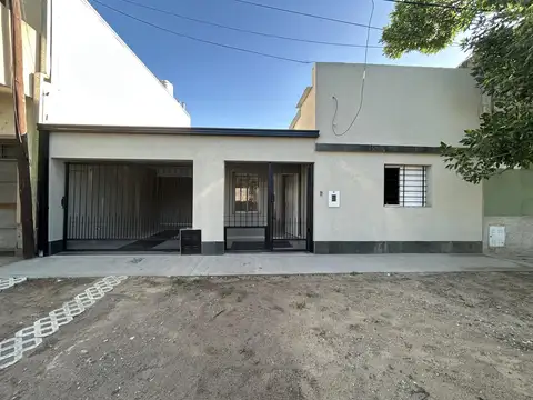 Casa en venta de dos dormitortios - santa fe - derqui 1700
