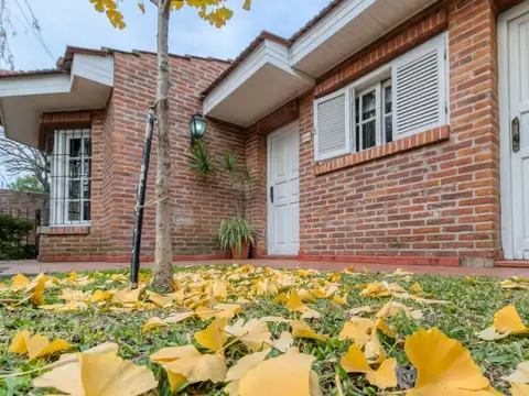 Casa 4 dormi c/ quincho POSIBLE APTO BANCO