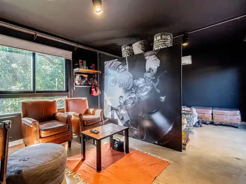 Av. Hipólito Yrigoyen 10352