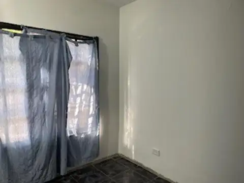 DEPARTAMENTO 2 AMB AL FRENTE ENT INDEP C/PATIO BAJAS EXP