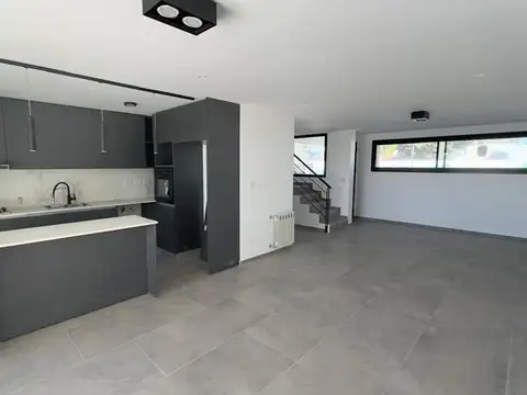 Bv De Los Rusos 3195