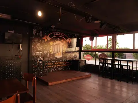 Venta Vivienda + Locales Comerciales + Bar equipad