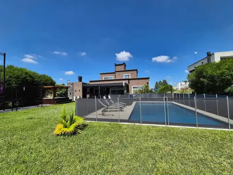 CASA 5 AMBIENTES EN VENTA EN SAN LUCAS A LA LAGUNA