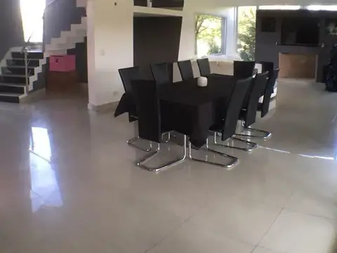 Casa 4 ambientes con 3 baños