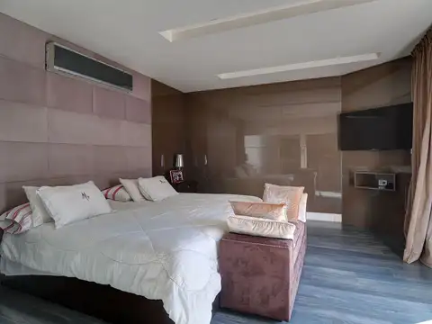 Casa 5 ambientes con 4 baños