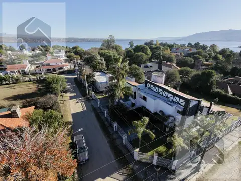 Casa 11 ambientes con 5 baños