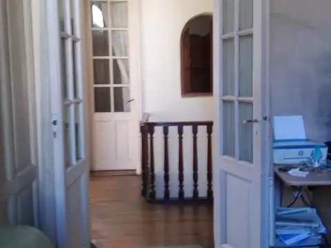 Excelente Propiedad Planta Alta Apta Uso Comercial