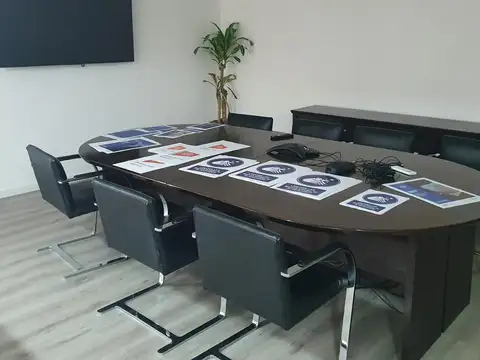 Oficina en Venta con 5 cocheras