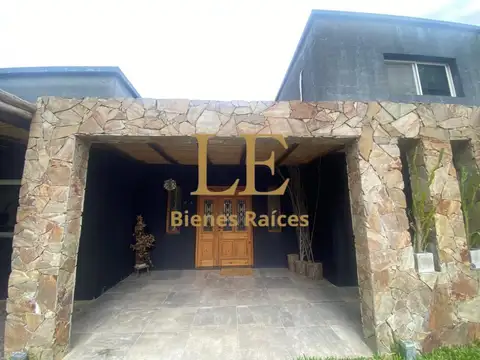 Casa 5 ambientes con 3 baños