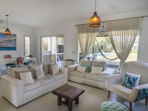 Casa en Venta con 1 cochera