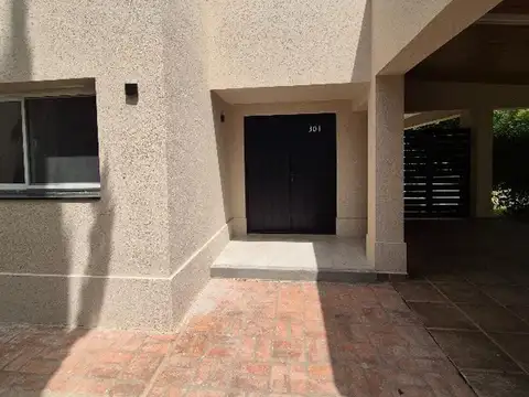 Casa en Alquiler de 3 dormitorios