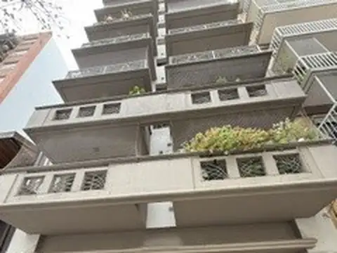 2 AMB S/PISO FRENTE 49M2 BALCON, AGUA CALIENTE CTRAL Y CALEFACC x RADIADORES, EXCELENTE VISTA 
