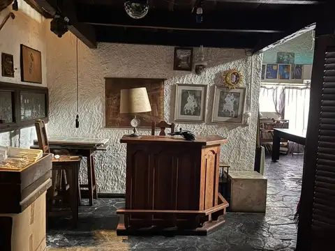 Casa en Venta con 3 cocheras