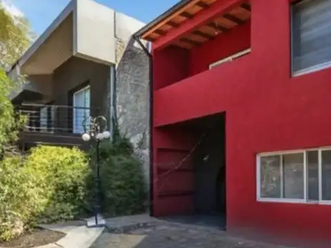 IMPERDIBLE CASA CON PILETA CLIMATIZADA Y COCHERA - SANTA RITA