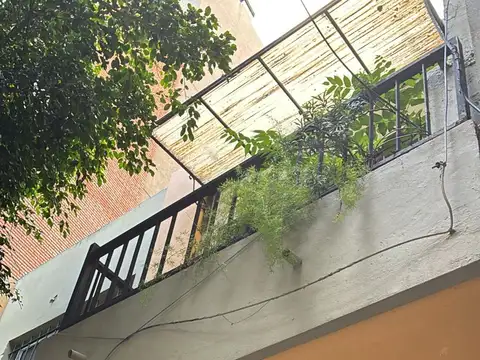 Depto Tipo Casa en Alquiler de 3 ambientes