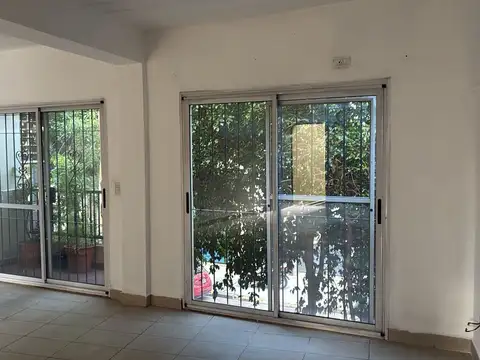 Depto Tipo Casa en Alquiler de 3 ambientes