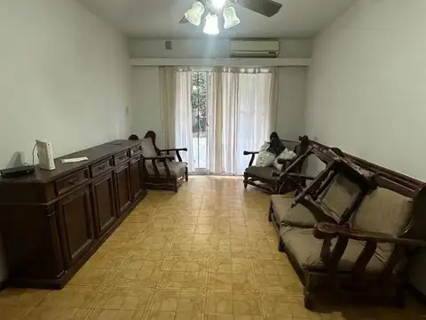 Depto Tipo Casa en Venta en Flores, USD 190.000