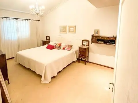 Casa 2 ambientes con 2 baños