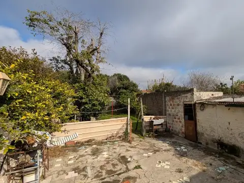 Lote de terreno con casa M. Weild 3200 Lanus E