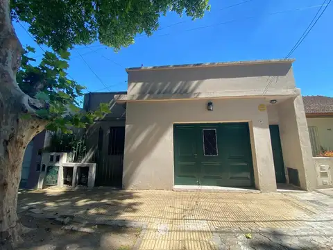 Depto Tipo Casa en Alquiler de 3 ambientes