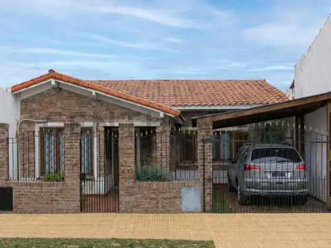 Venta de Casa 3 Ambientes Haedo Norte - Acepta permuta - Apto credito
