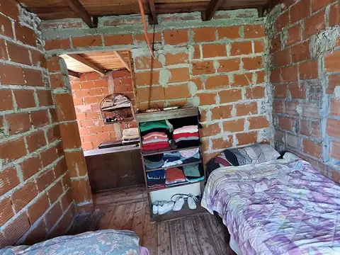 Casa 5 ambientes con 1 baño