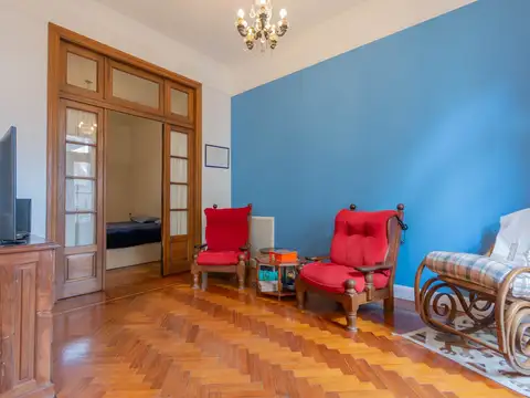 VENTA DEPARTAMENTO 4 AMB CON DEPEND. EN BALVANERA