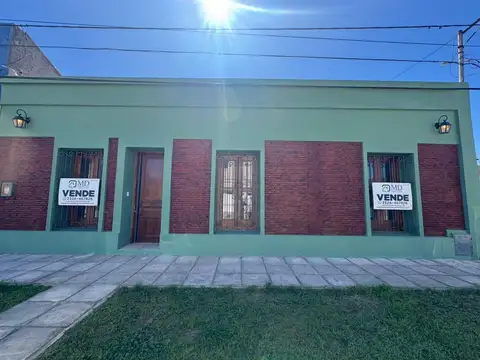Casa antigua reciclada en calle 4 entre 13 y 15 ¡RETASADA!